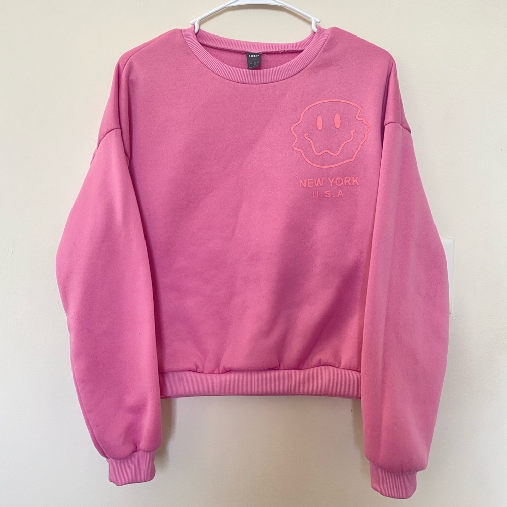 Graphic Drop Shoulder Pullover. Size Small. Made of Polyester.